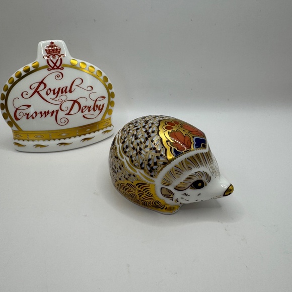 Royal Crown Derby Hawthorn Hedgehog bone china paperweight. Gold stopper. EUC. - Picture 3 of 12